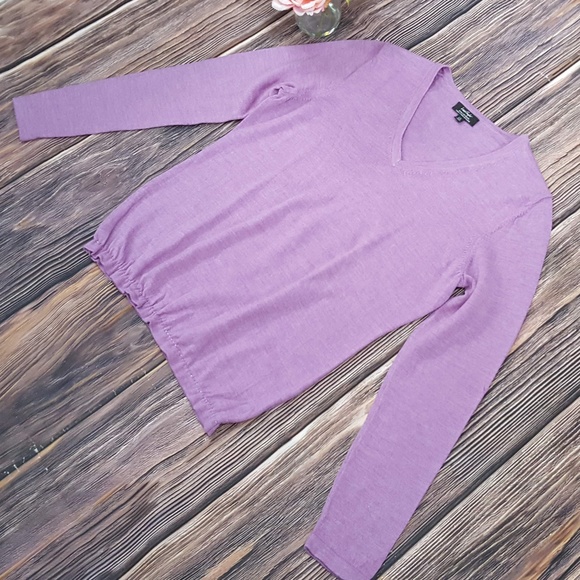 Lord & Taylor, V-Neck Extra Fine Merino Sweater, L - Picture 3 of 7